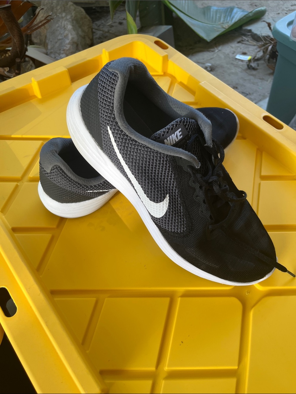 Nike Black & White Men's Lightweight Mesh Running Shoes